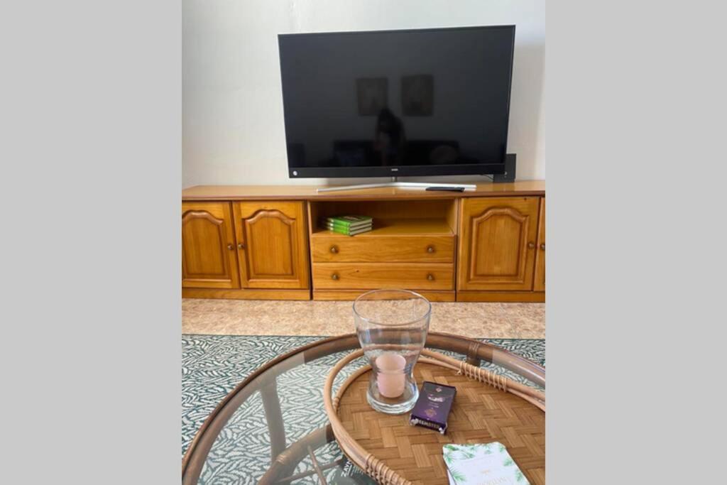 Large 90M2 Canary Apartment, Nice View, Location ! Puerto de Santiago  Luaran gambar